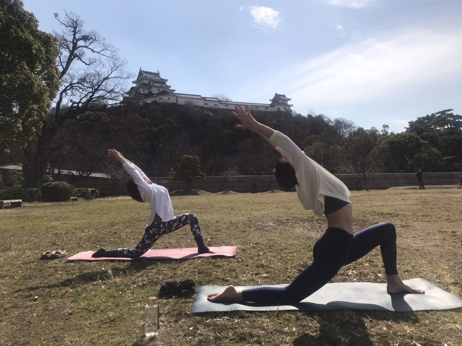 【わかやまあそび。】【朝活】和歌山城で朝ヨガ体験